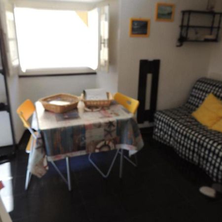 Bilocale Centro Storico - Via Sant' Erasmo Apartment Bonassola Bagian luar foto