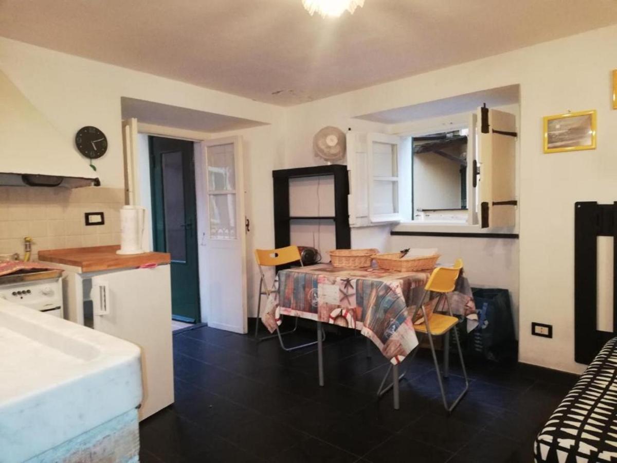 Bilocale Centro Storico - Via Sant' Erasmo Apartment Bonassola Bagian luar foto